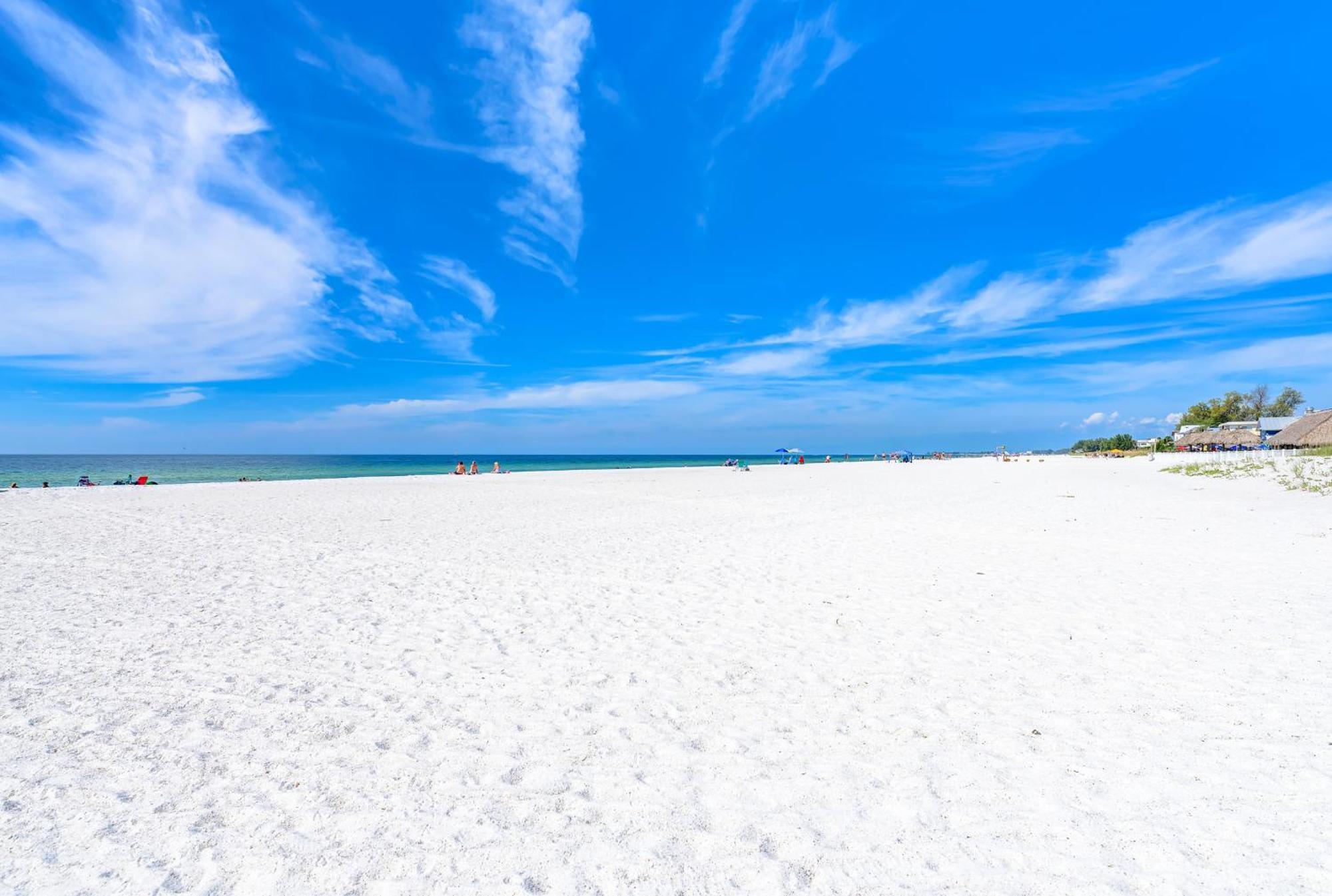 Anna Maria Island Runaway Tropical Dream-One Minute Walk To The Beach-Heated Pool Брейдентон-Біч Екстер'єр фото