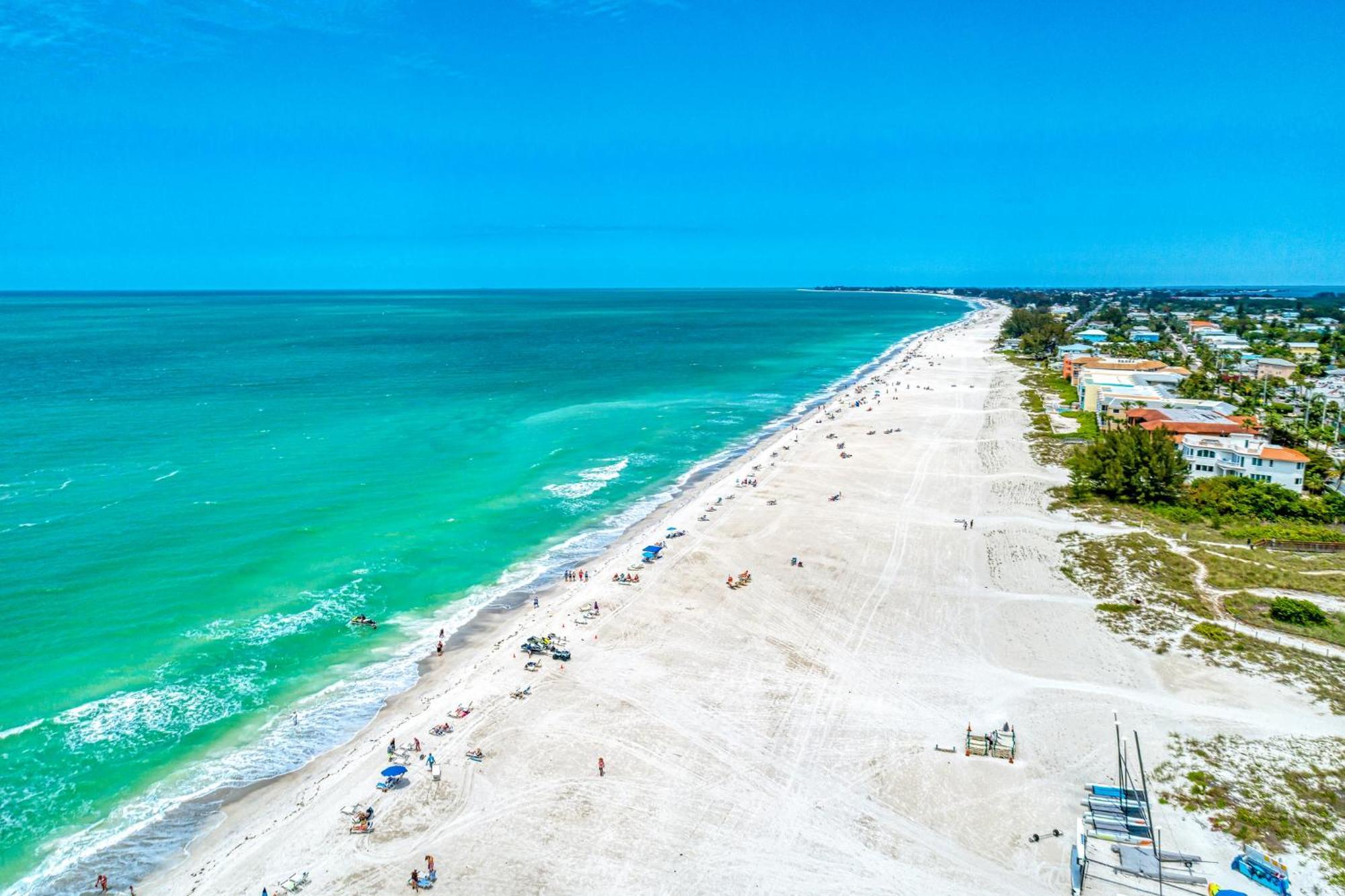 Anna Maria Island Runaway Tropical Dream-One Minute Walk To The Beach-Heated Pool Брейдентон-Біч Екстер'єр фото
