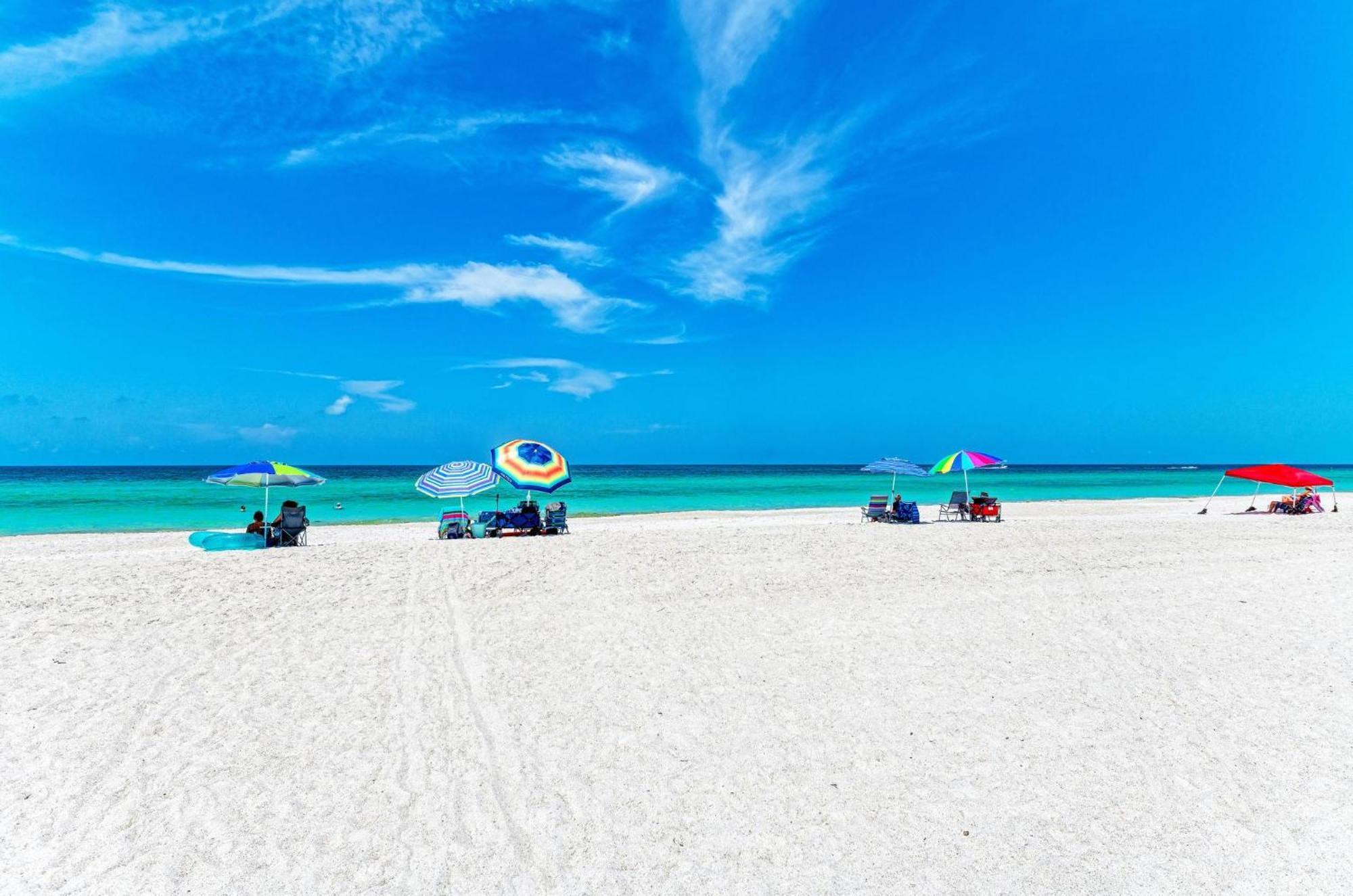 Anna Maria Island Runaway Tropical Dream-One Minute Walk To The Beach-Heated Pool Брейдентон-Біч Екстер'єр фото