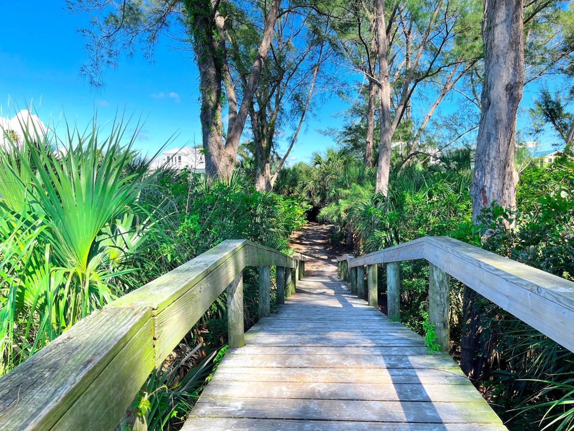 Anna Maria Island Runaway Tropical Dream-One Minute Walk To The Beach-Heated Pool Брейдентон-Біч Екстер'єр фото