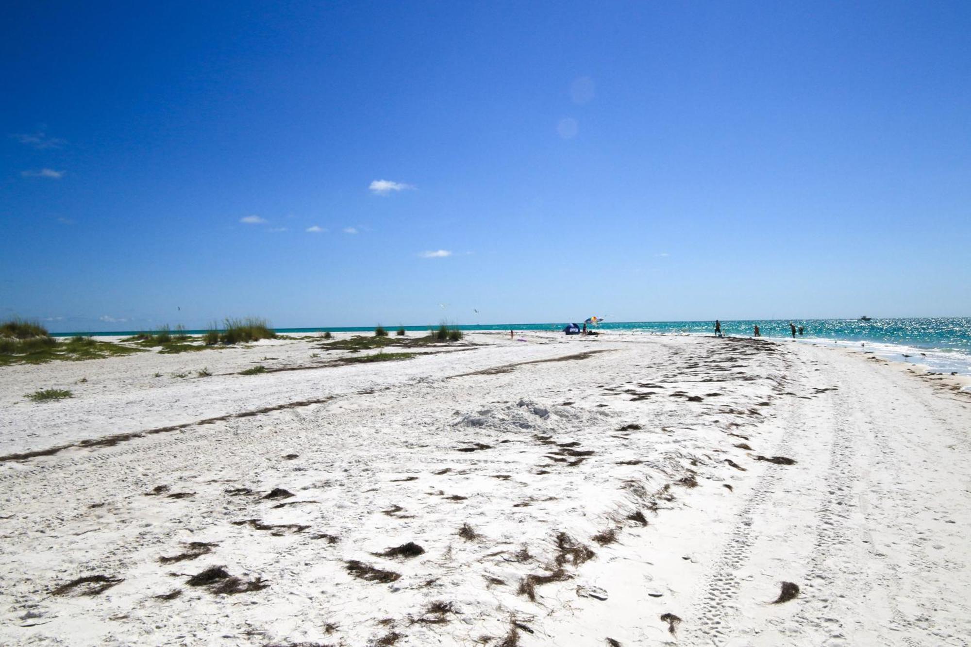Anna Maria Island Runaway Tropical Dream-One Minute Walk To The Beach-Heated Pool Брейдентон-Біч Екстер'єр фото