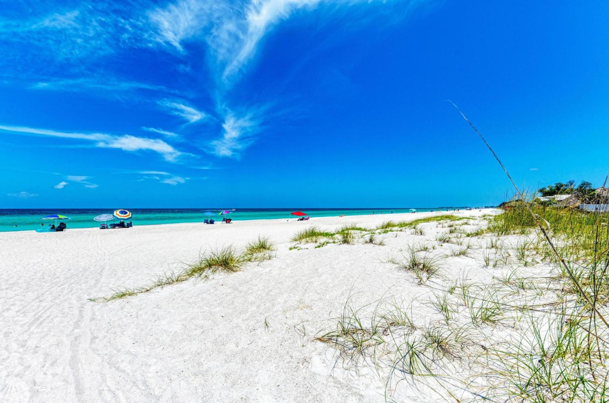 Anna Maria Island Runaway Tropical Dream-One Minute Walk To The Beach-Heated Pool Брейдентон-Біч Екстер'єр фото
