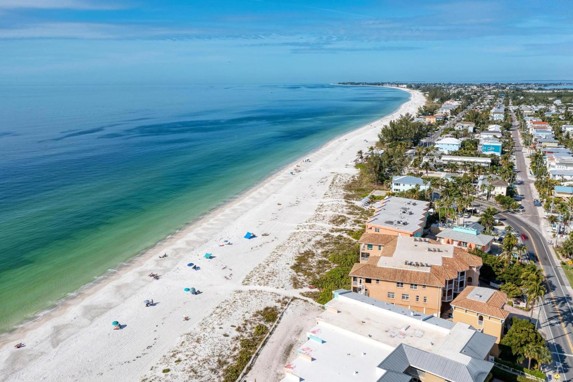 Anna Maria Island Runaway Tropical Dream-One Minute Walk To The Beach-Heated Pool Брейдентон-Біч Екстер'єр фото