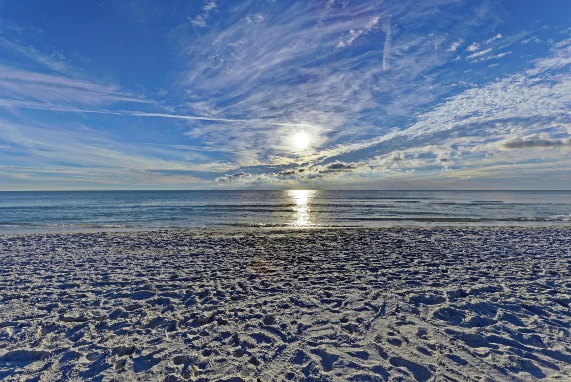 Anna Maria Island Runaway Tropical Dream-One Minute Walk To The Beach-Heated Pool Брейдентон-Біч Екстер'єр фото
