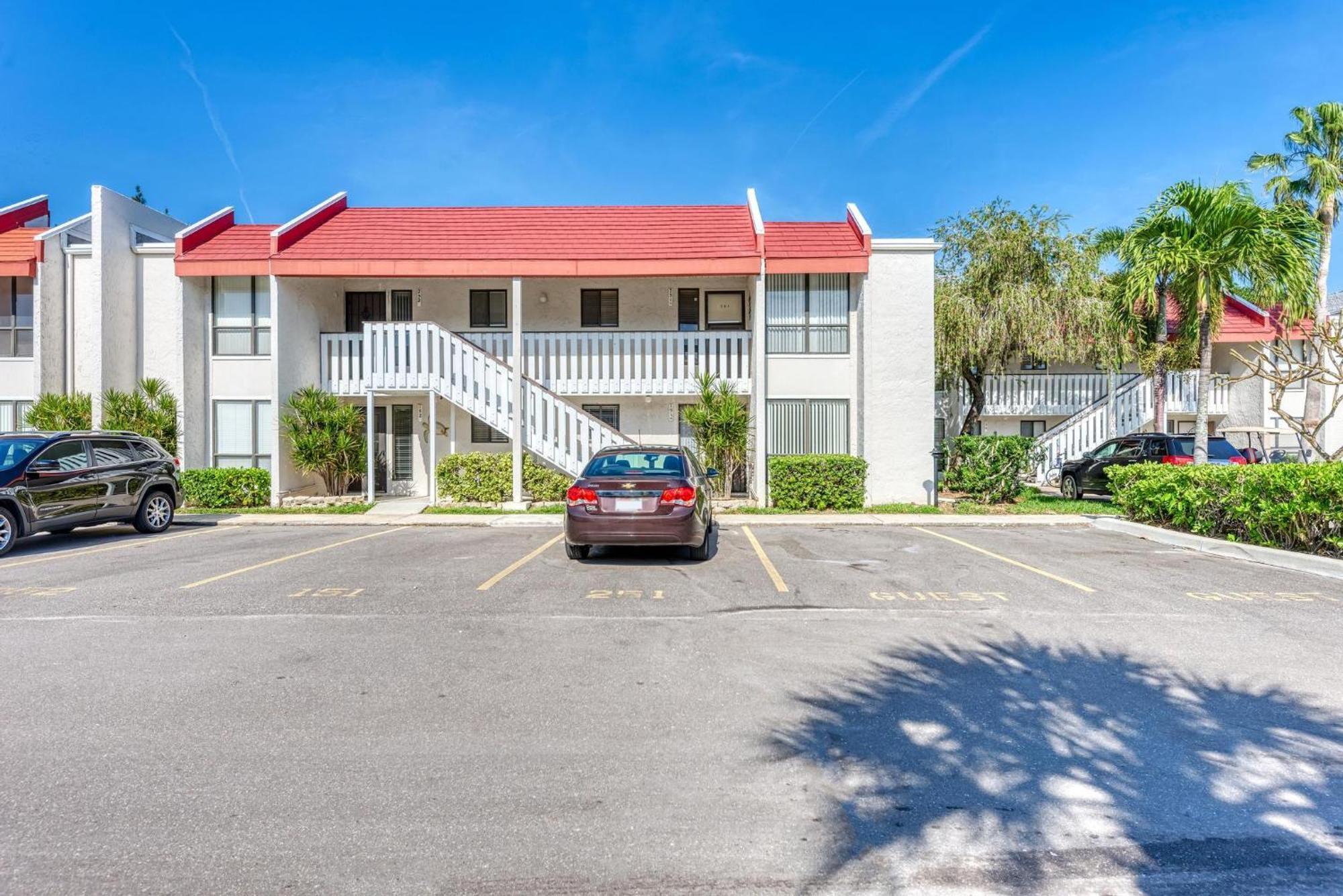 Anna Maria Island Runaway Tropical Dream-One Minute Walk To The Beach-Heated Pool Брейдентон-Біч Екстер'єр фото